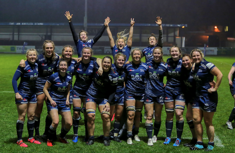 Sale Sharks women team in group photo with BOL tshirts